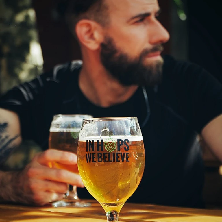 Exploring the Best Glasses for Beer Tasting